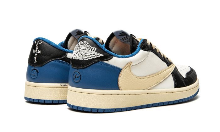 Jordan 1 Retro Low OG SP
Fragment x Travis Scott