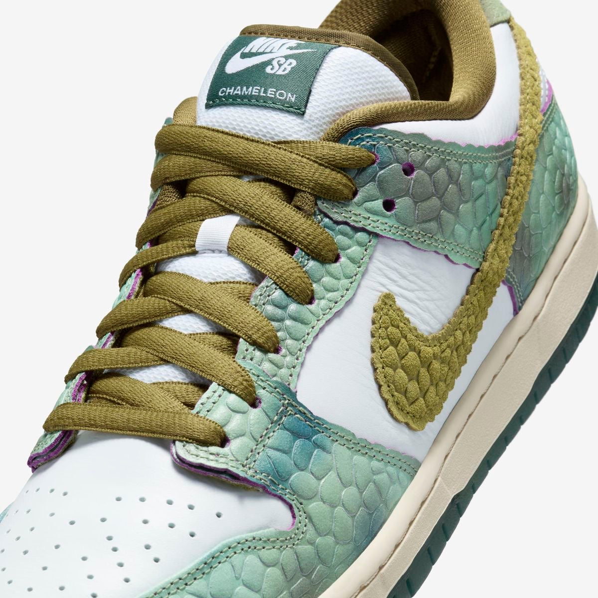 Nike SB Dunk Low Alexis Sablone Chameleon